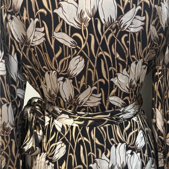 Banana Republic Fiori Ruffle Wrap Dress Black Gold Silk Size S Party Wedding - Picture 8 of 14